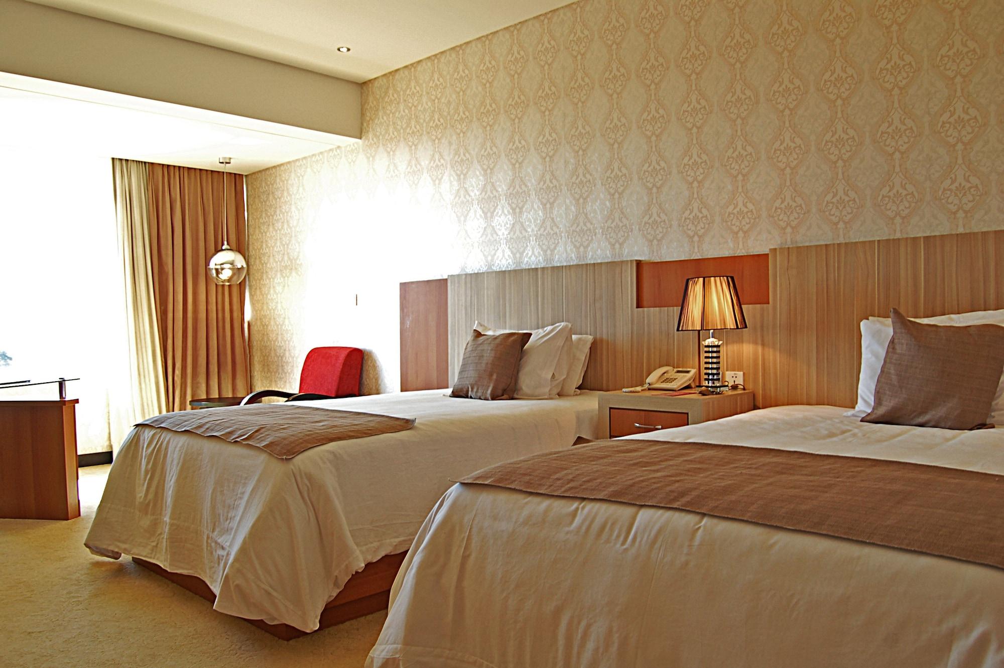 Nobile Hotel Convention Ciudad Del Este Exterior foto A room at the hotel
