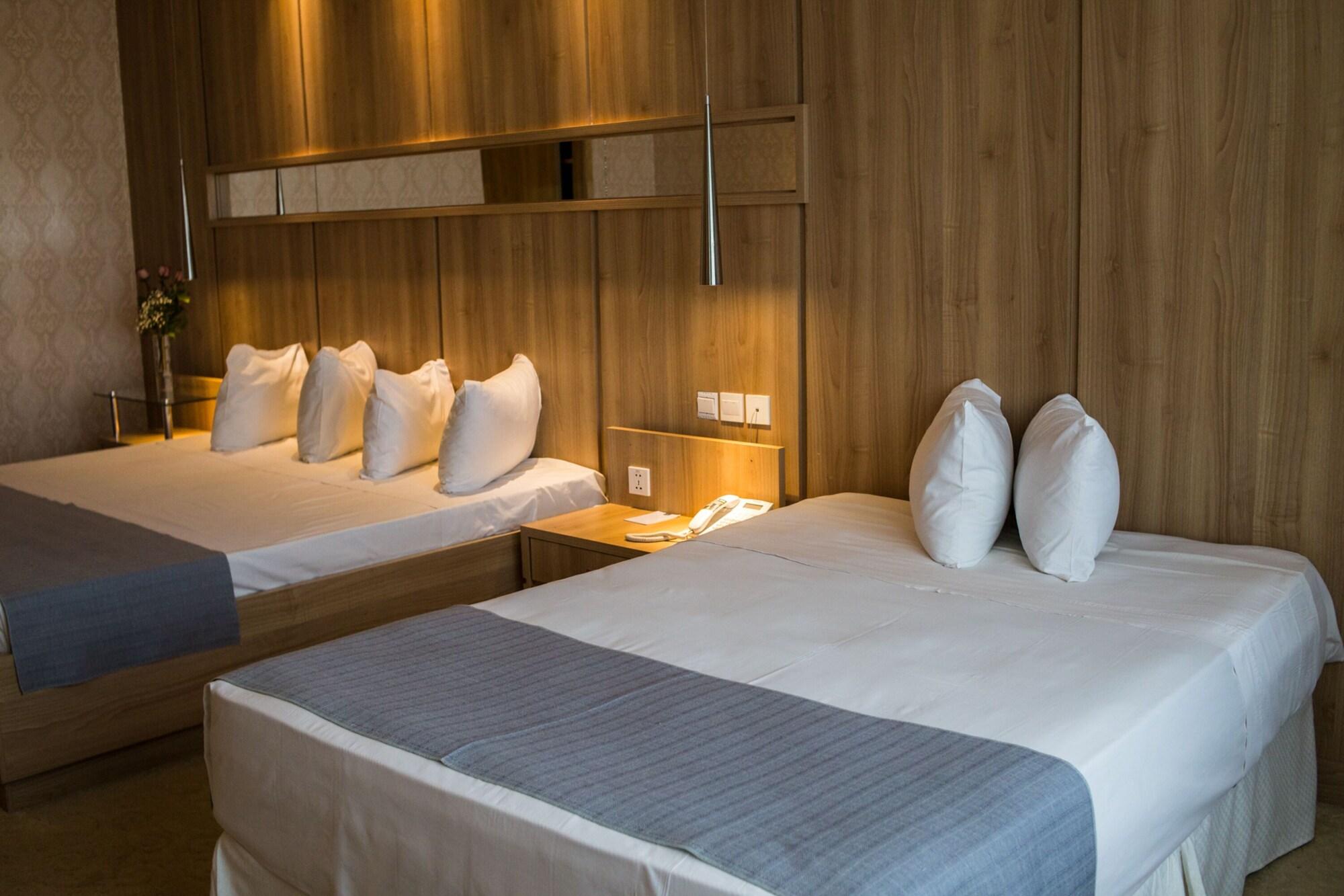 Nobile Hotel Convention Ciudad Del Este Exterior foto A room at the hotel