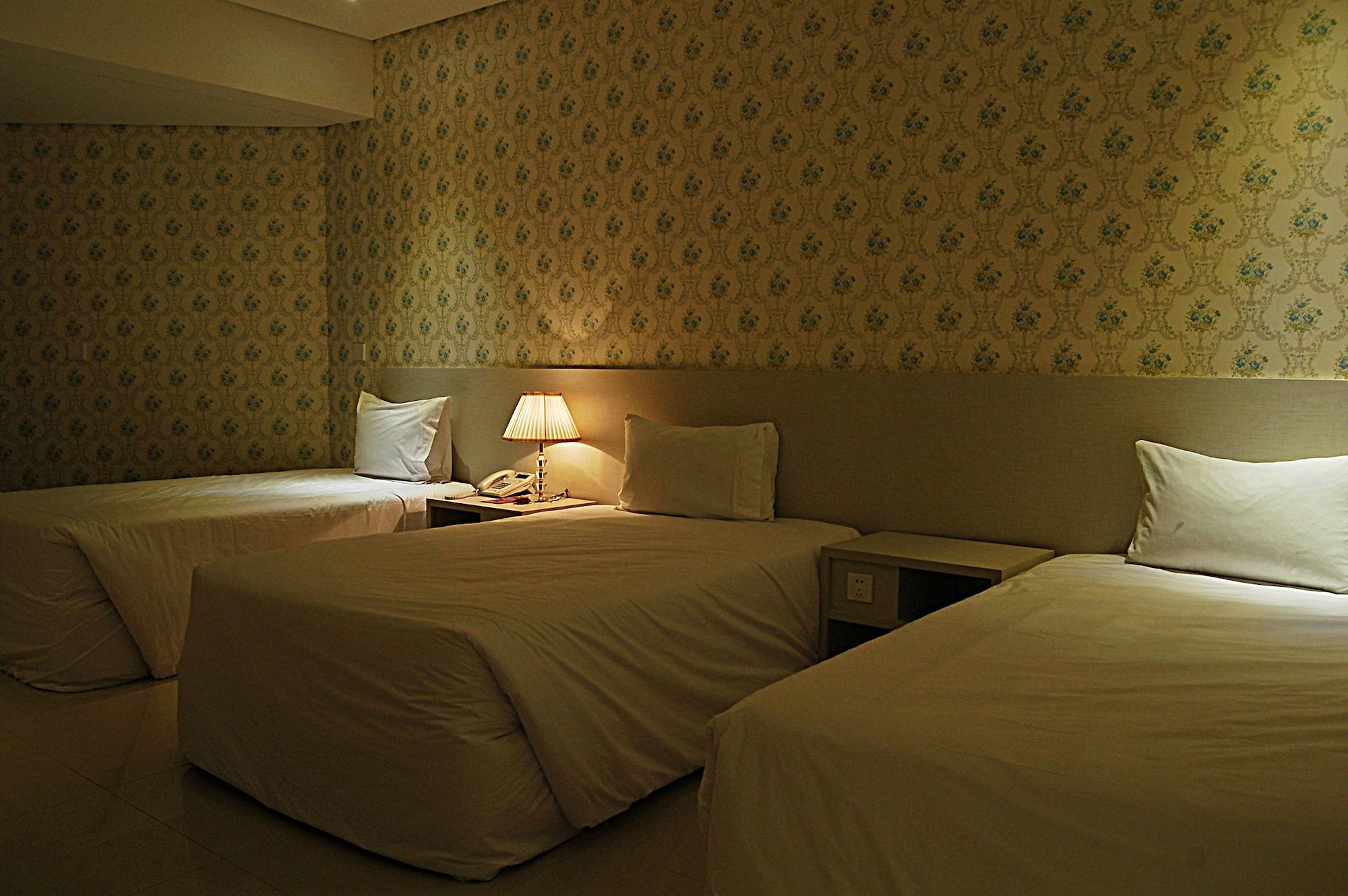 Nobile Hotel Convention Ciudad Del Este Exterior foto A room at the hotel