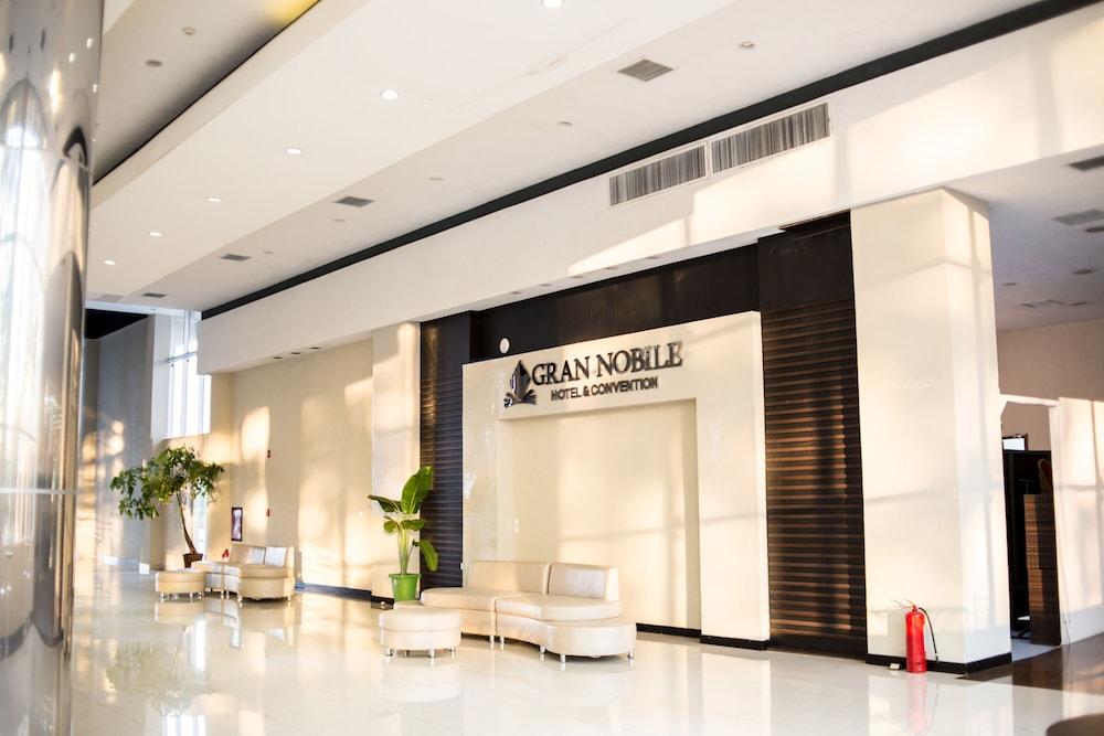 Nobile Hotel Convention Ciudad Del Este Exterior foto Lobby