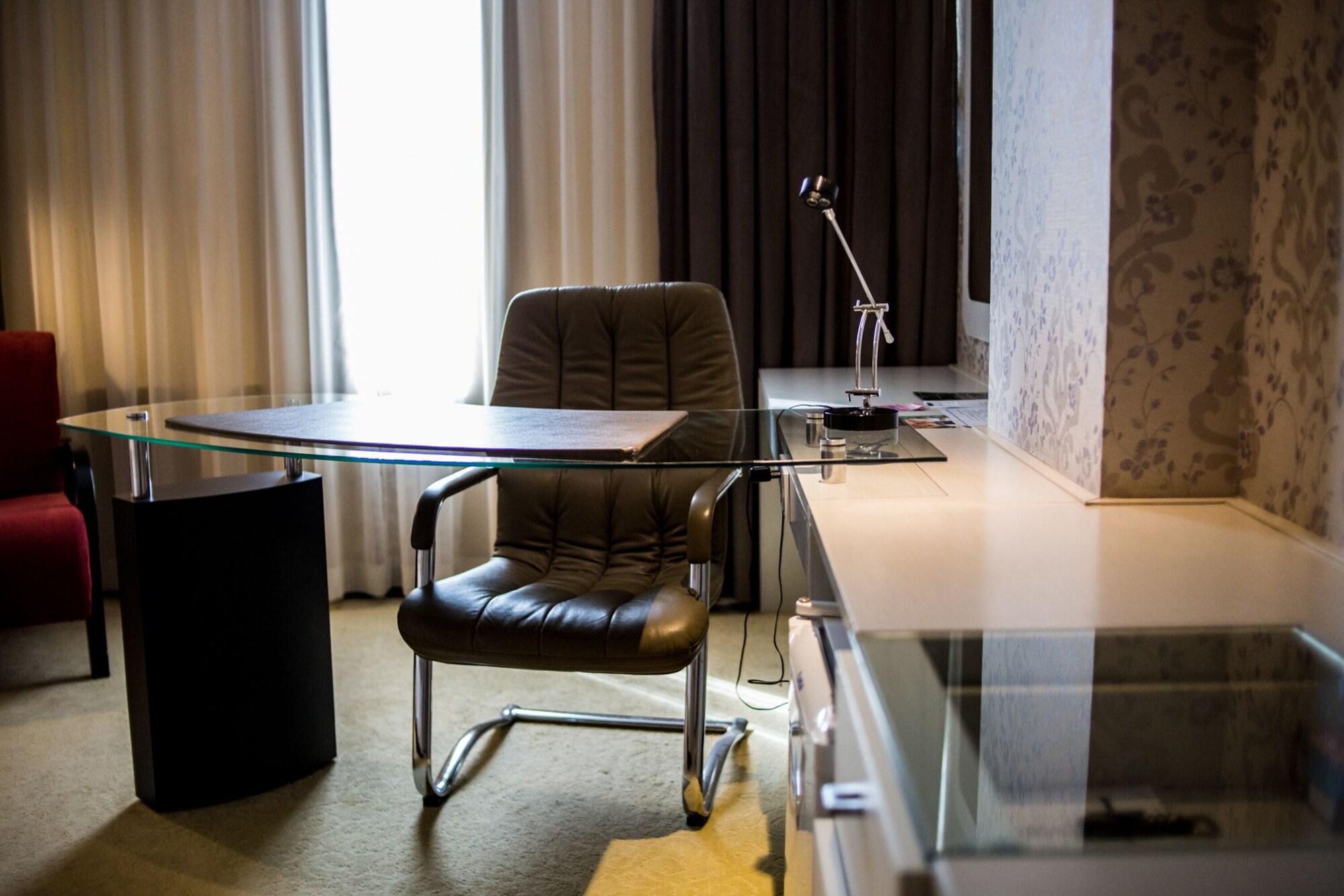 Nobile Hotel Convention Ciudad Del Este Exterior foto Office chair