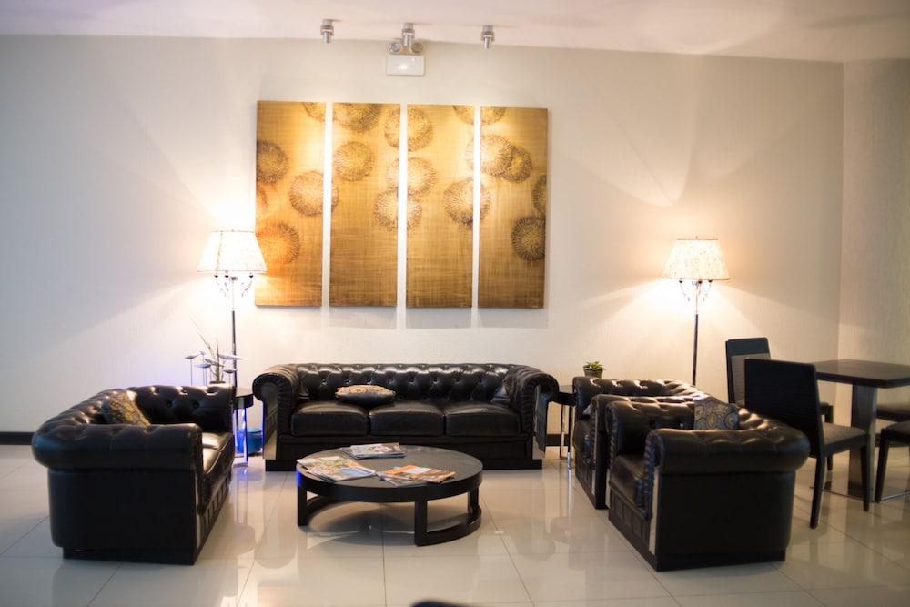 Nobile Hotel Convention Ciudad Del Este Exterior foto The lobby of the hotel