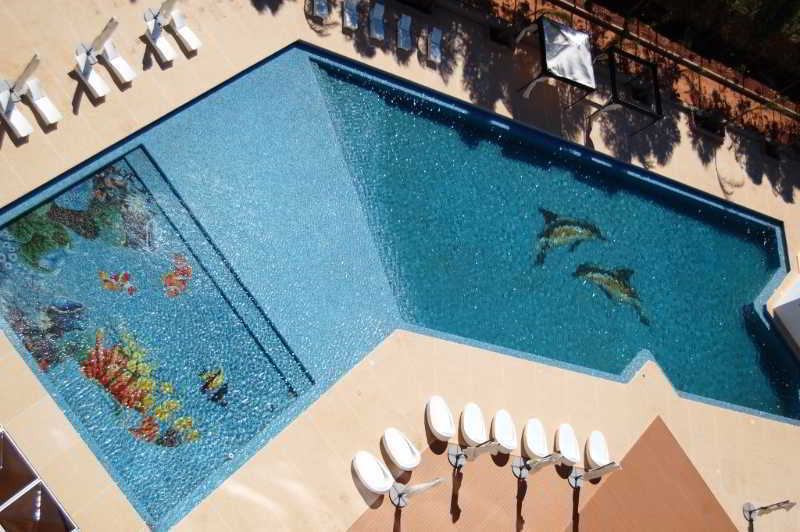 Nobile Hotel Convention Ciudad Del Este Exterior foto The pool at the hotel