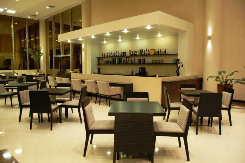 Nobile Hotel Convention Ciudad Del Este Exterior foto The bar at the lobby